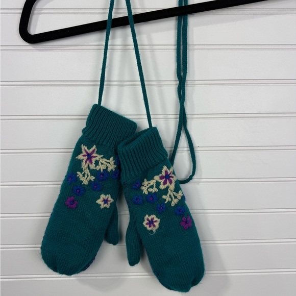 Women’s knit turquoise floral mittens. - Picture 2 of 7